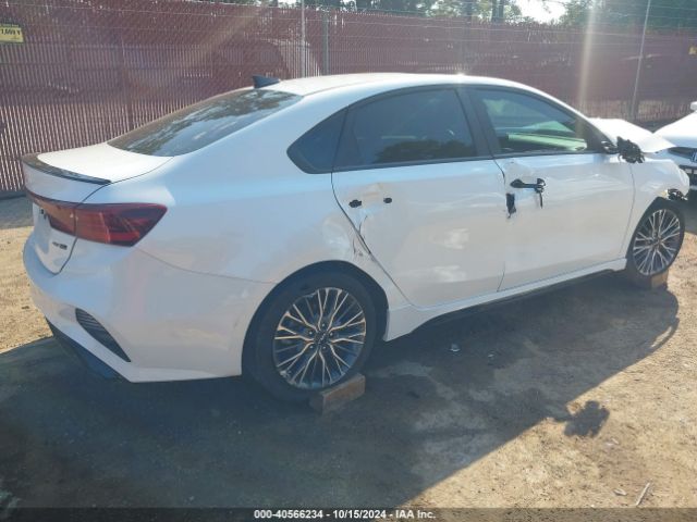 Photo 3 VIN: 3KPF54AD2PE682711 - KIA FORTE 