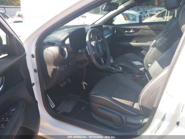 Photo 4 VIN: 3KPF54AD2PE682711 - KIA FORTE 