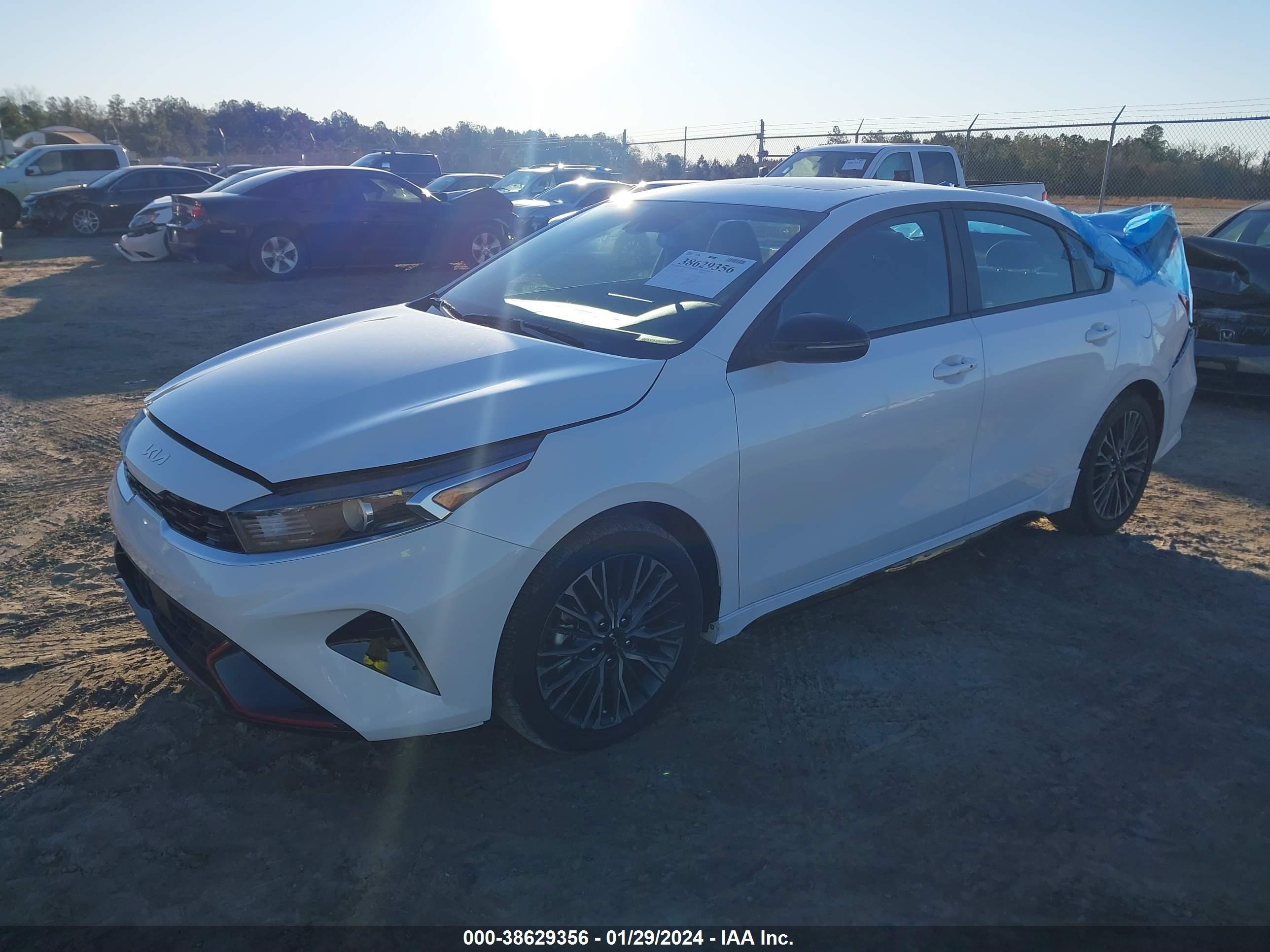 Photo 1 VIN: 3KPF54AD2RE692657 - KIA FORTE 