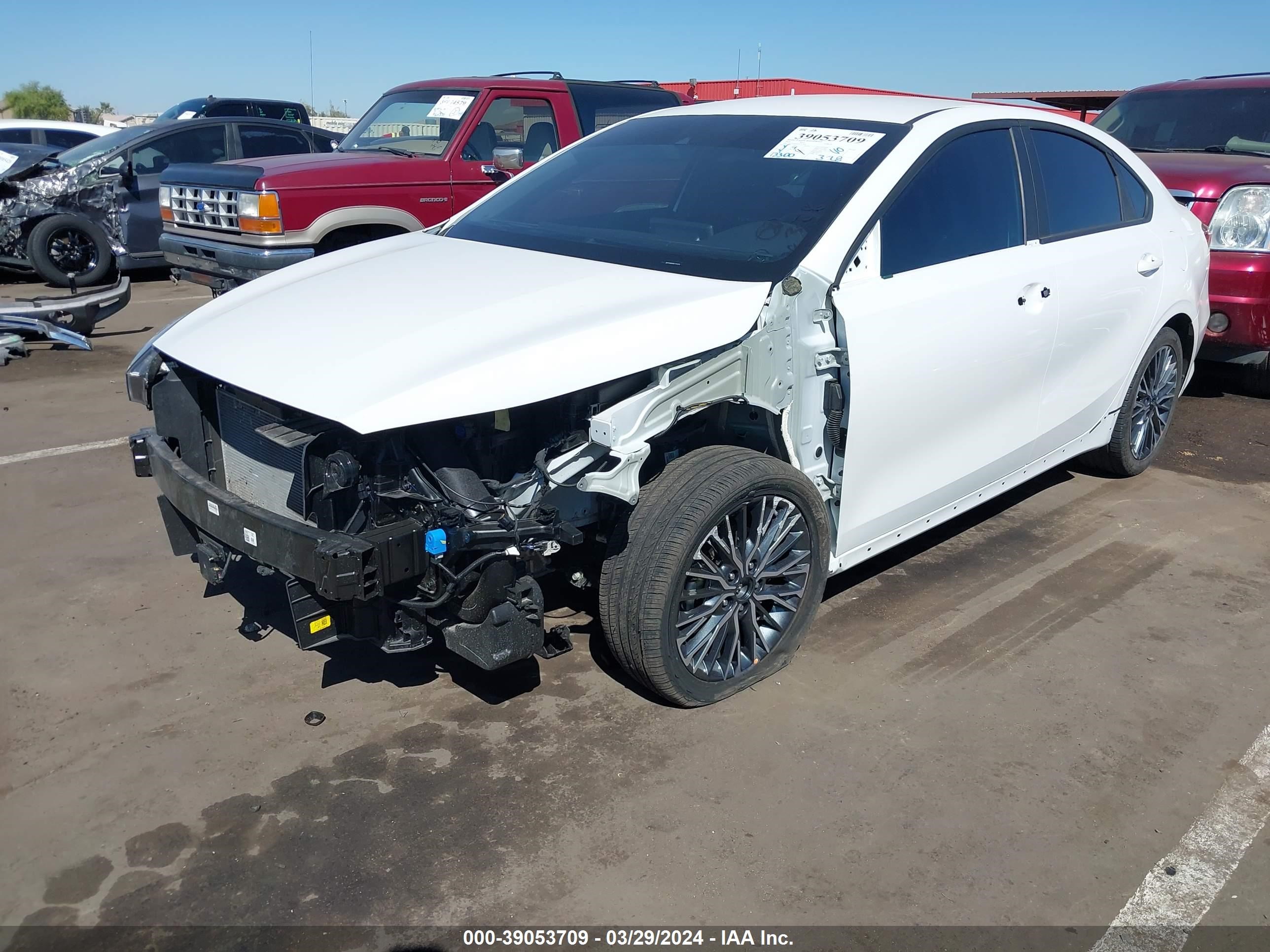 Photo 1 VIN: 3KPF54AD2RE715970 - KIA FORTE 