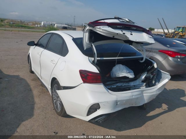 Photo 2 VIN: 3KPF54AD2RE739556 - KIA FORTE 