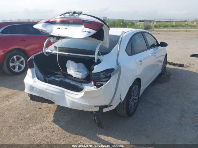 Photo 3 VIN: 3KPF54AD2RE739556 - KIA FORTE 