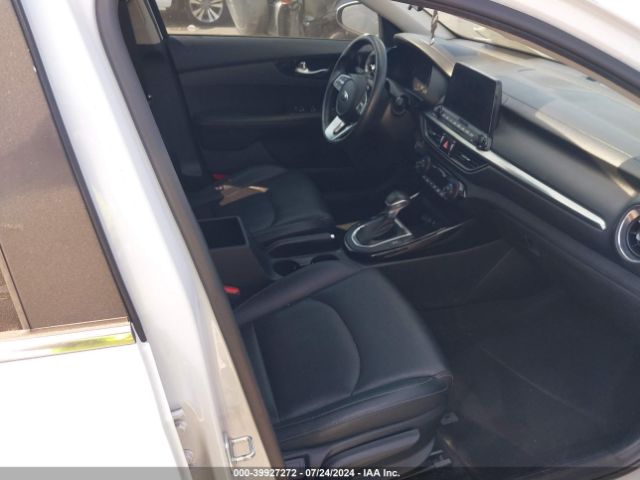 Photo 4 VIN: 3KPF54AD3KE028244 - KIA FORTE 