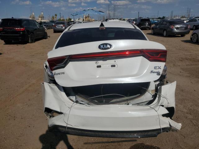 Photo 5 VIN: 3KPF54AD3ME292678 - KIA FORTE EX 