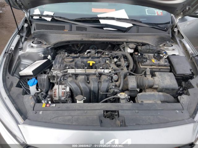 Photo 9 VIN: 3KPF54AD3NE425554 - KIA FORTE 