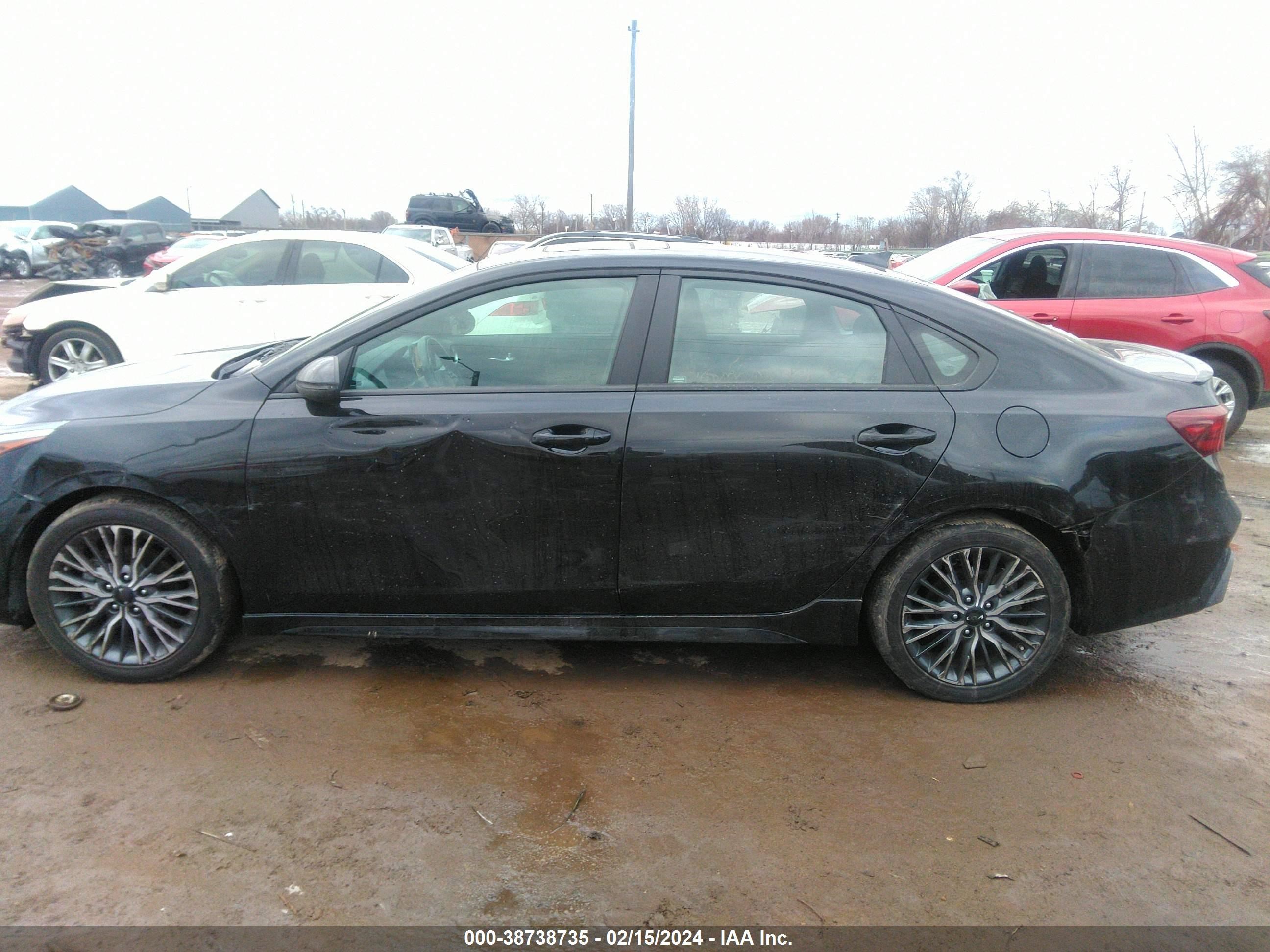 Photo 13 VIN: 3KPF54AD3NE469439 - KIA FORTE 