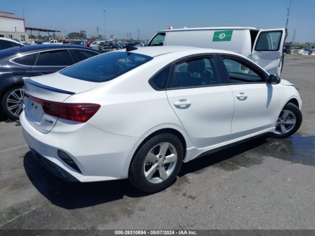 Photo 3 VIN: 3KPF54AD3PE633808 - KIA FORTE 