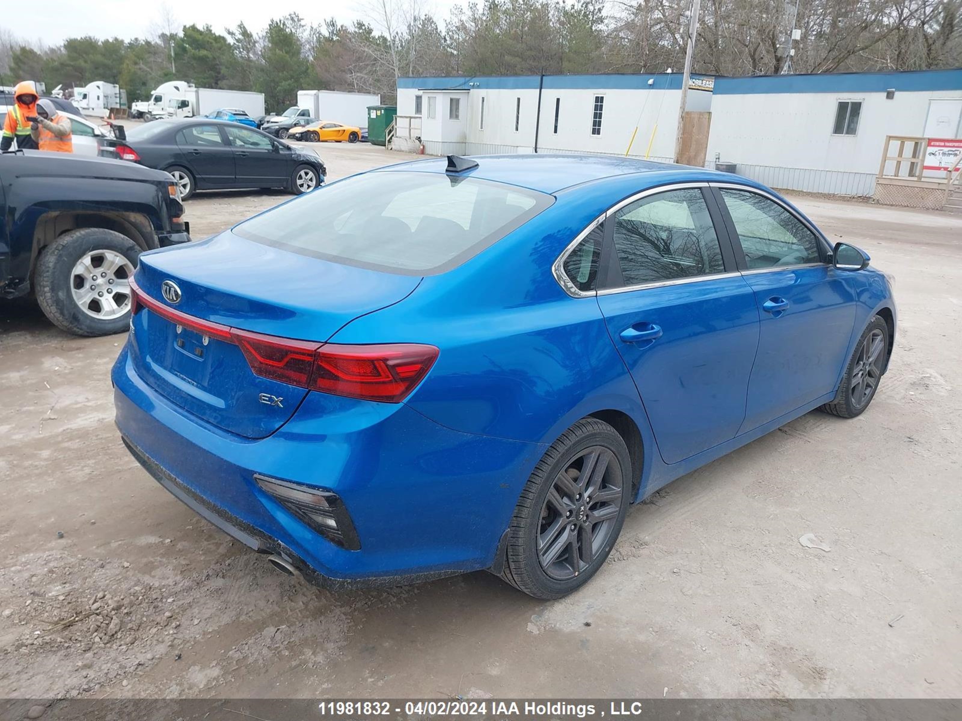 Photo 3 VIN: 3KPF54AD4ME318317 - KIA FORTE 