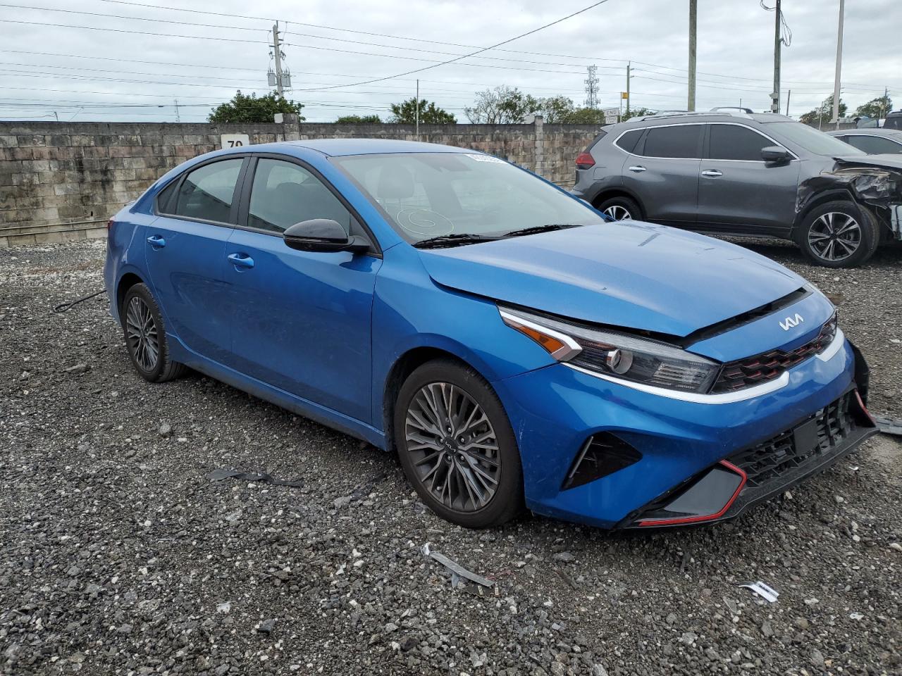 Photo 3 VIN: 3KPF54AD4PE685593 - KIA FORTE 