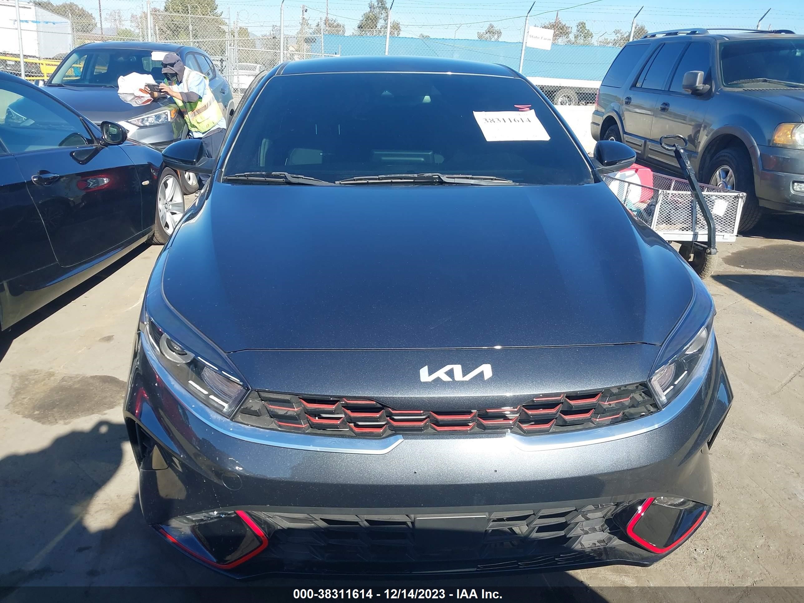 Photo 11 VIN: 3KPF54AD5RE713162 - KIA FORTE 