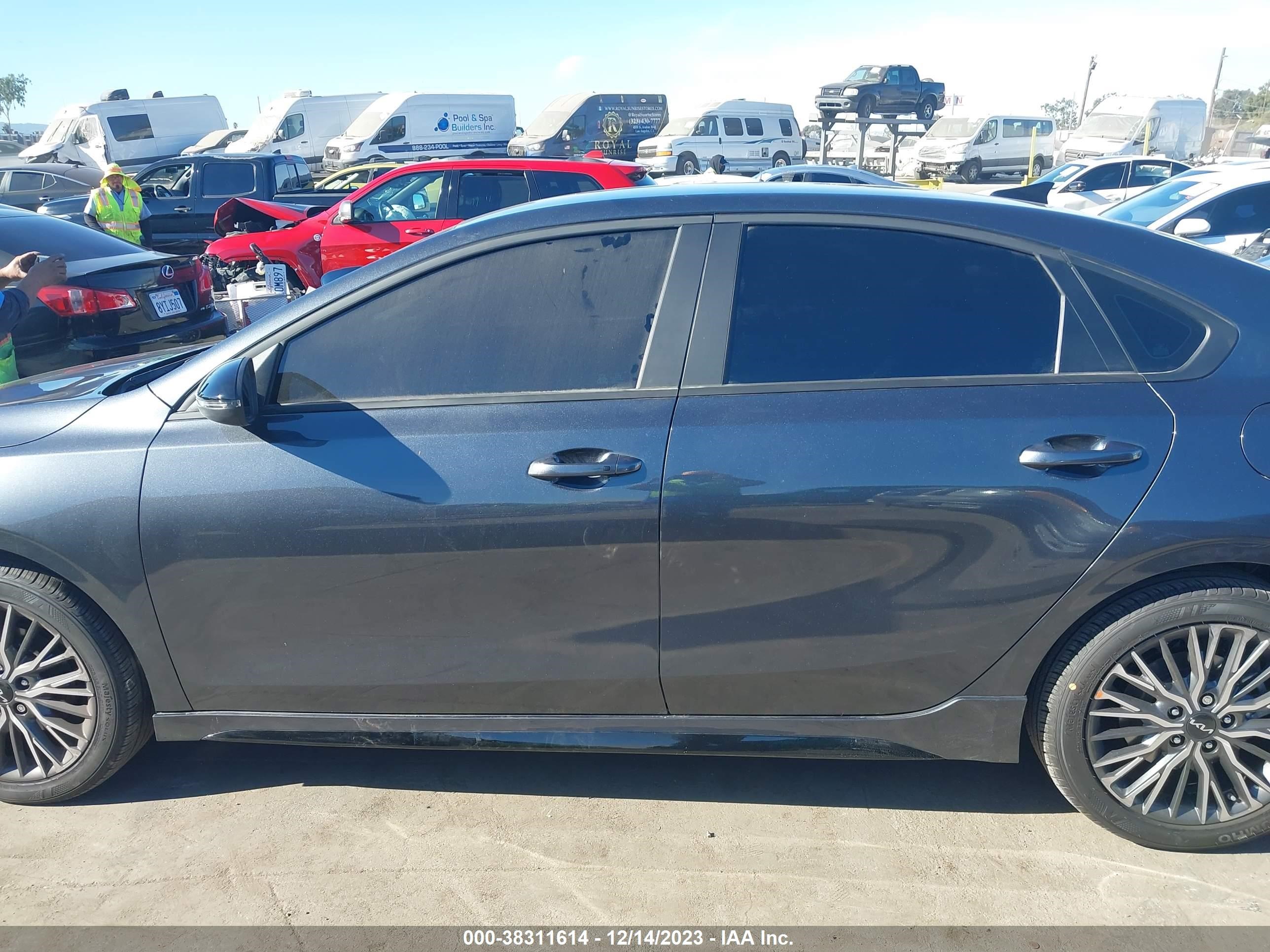 Photo 13 VIN: 3KPF54AD5RE713162 - KIA FORTE 