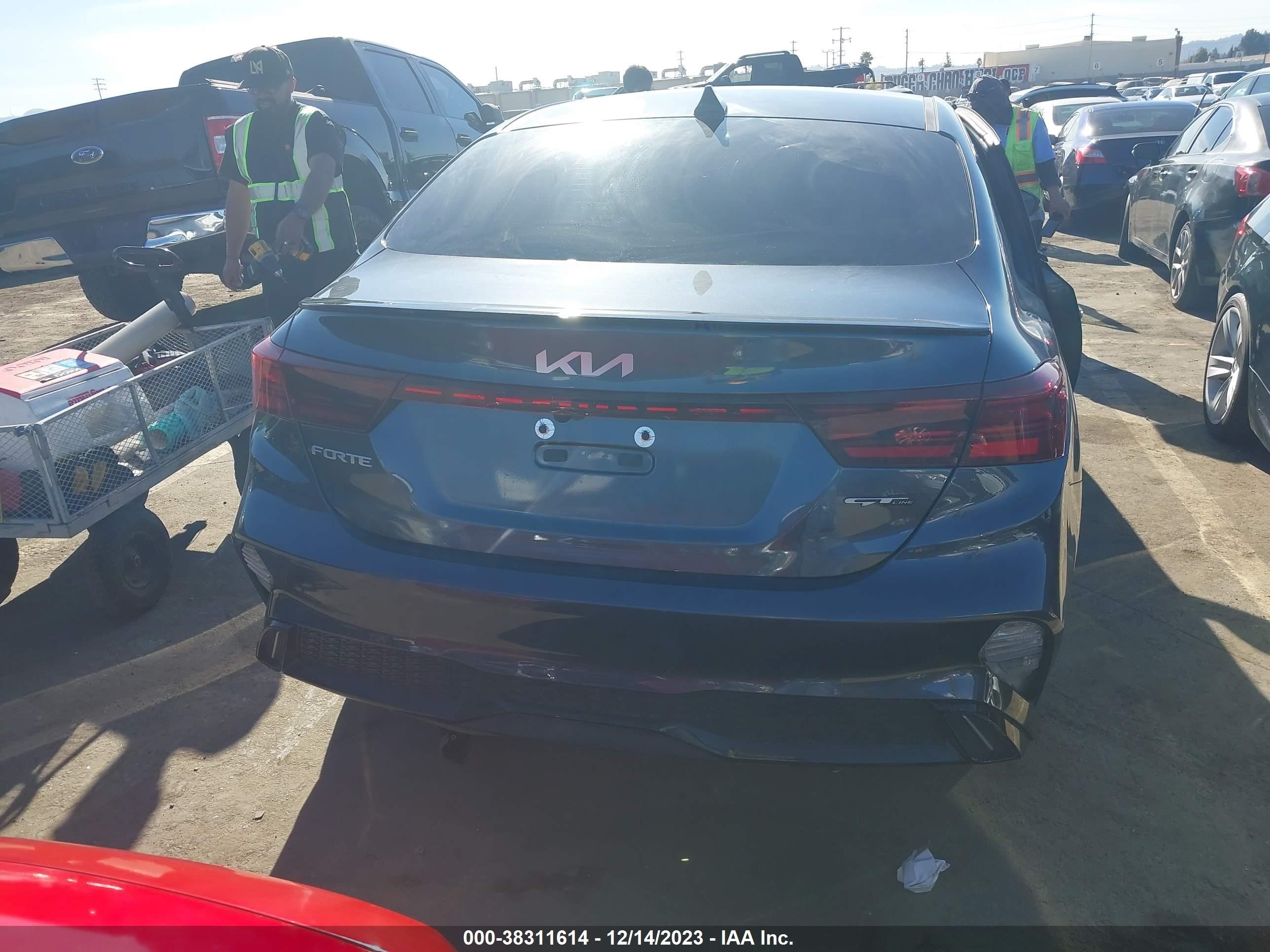 Photo 15 VIN: 3KPF54AD5RE713162 - KIA FORTE 