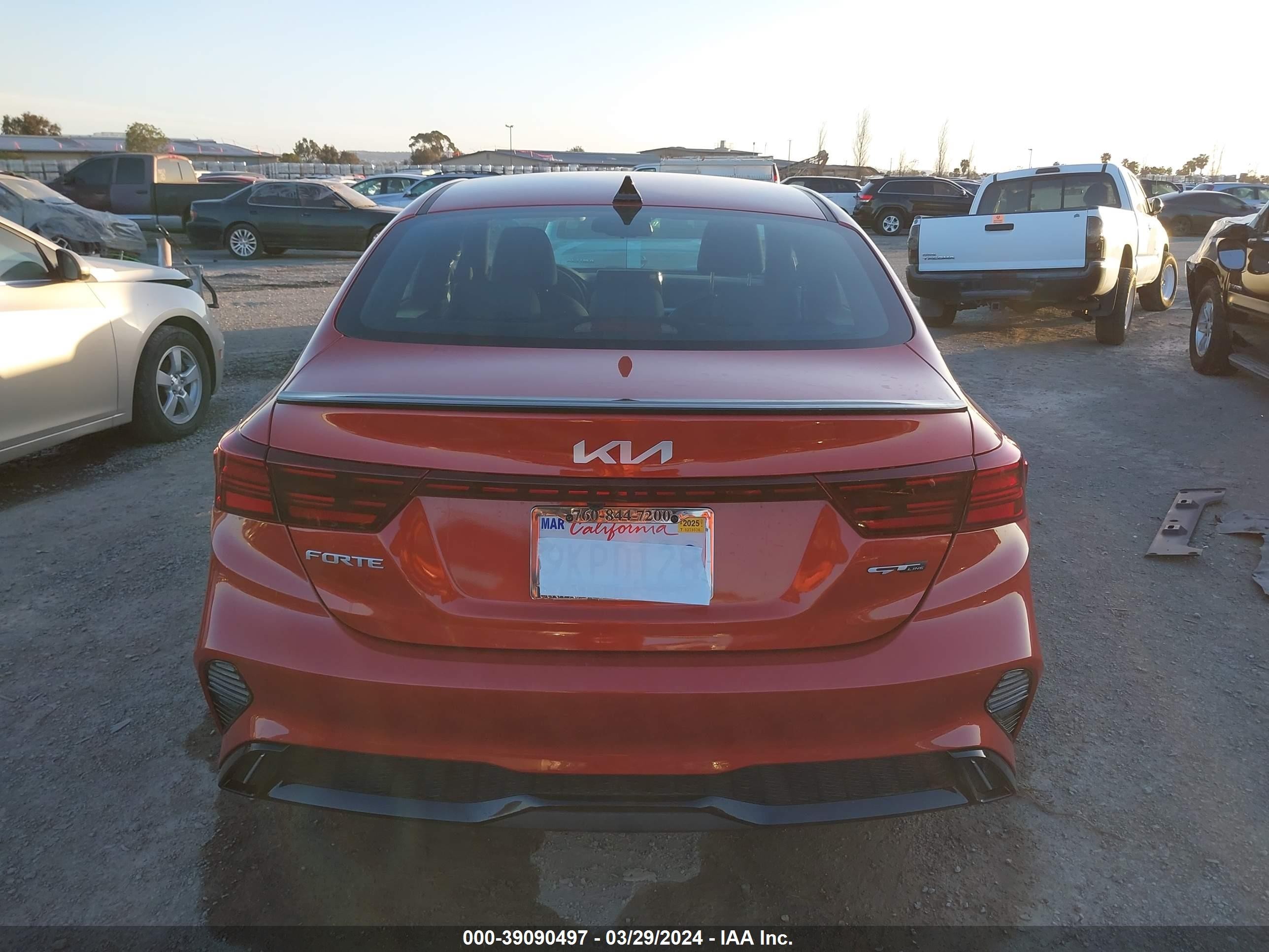 Photo 16 VIN: 3KPF54AD5RE736523 - KIA FORTE 