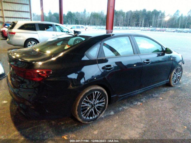 Photo 3 VIN: 3KPF54AD6NE494383 - KIA FORTE 