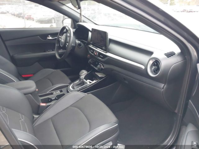 Photo 4 VIN: 3KPF54AD6PE686180 - KIA FORTE 