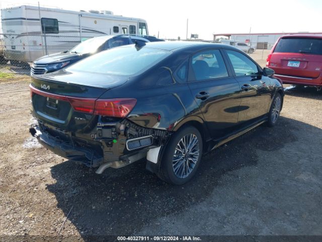 Photo 3 VIN: 3KPF54AD6RE828529 - KIA FORTE 