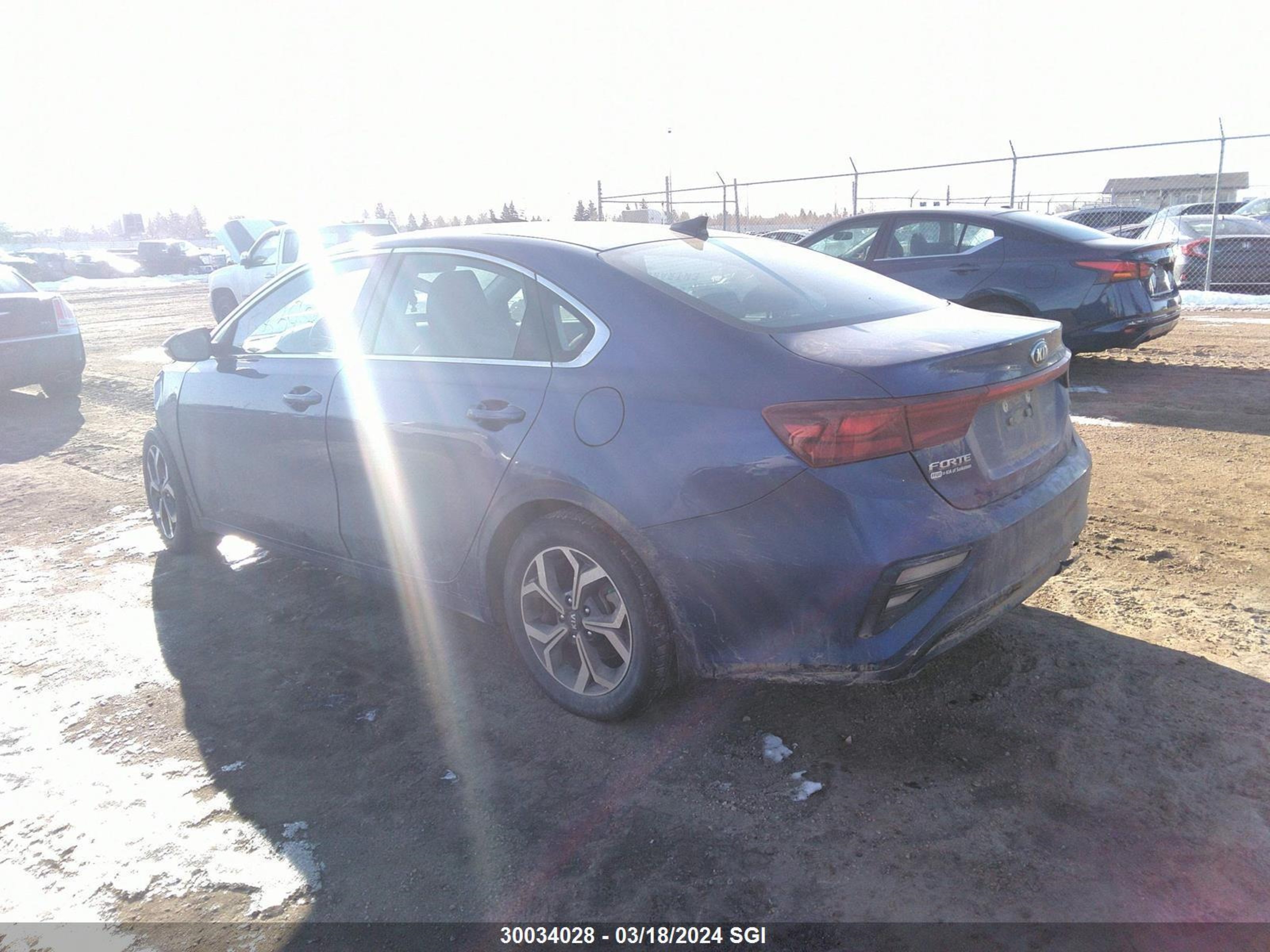 Photo 2 VIN: 3KPF54AD7LE217819 - KIA FORTE 