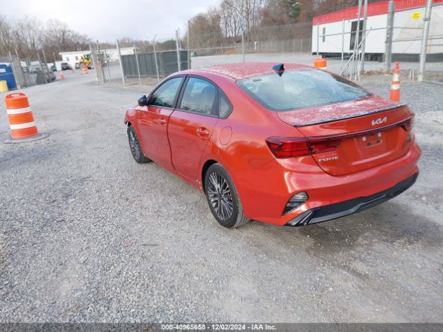 Photo 2 VIN: 3KPF54AD7NE498703 - KIA FORTE 