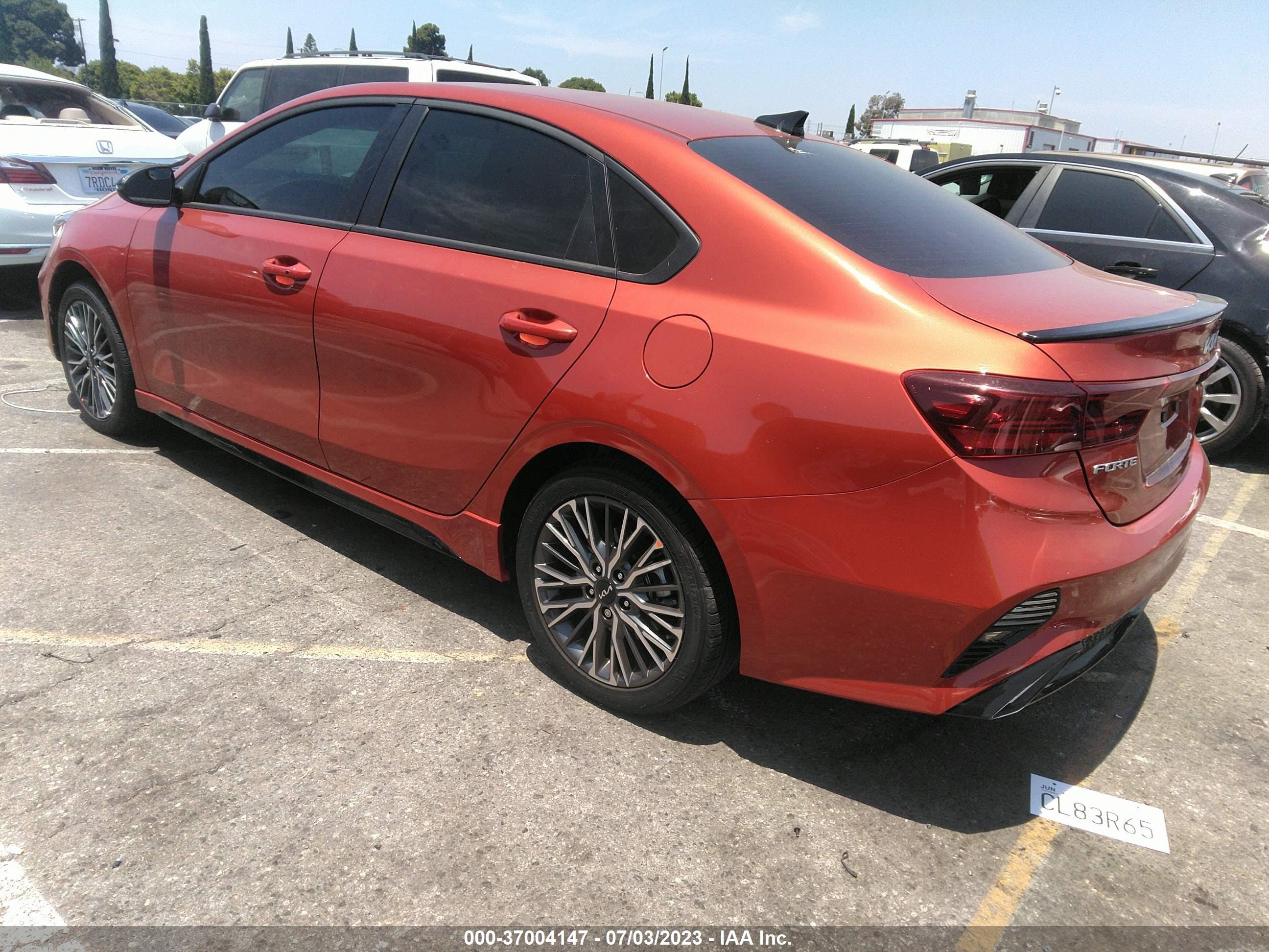 Photo 2 VIN: 3KPF54AD7PE601878 - KIA FORTE 