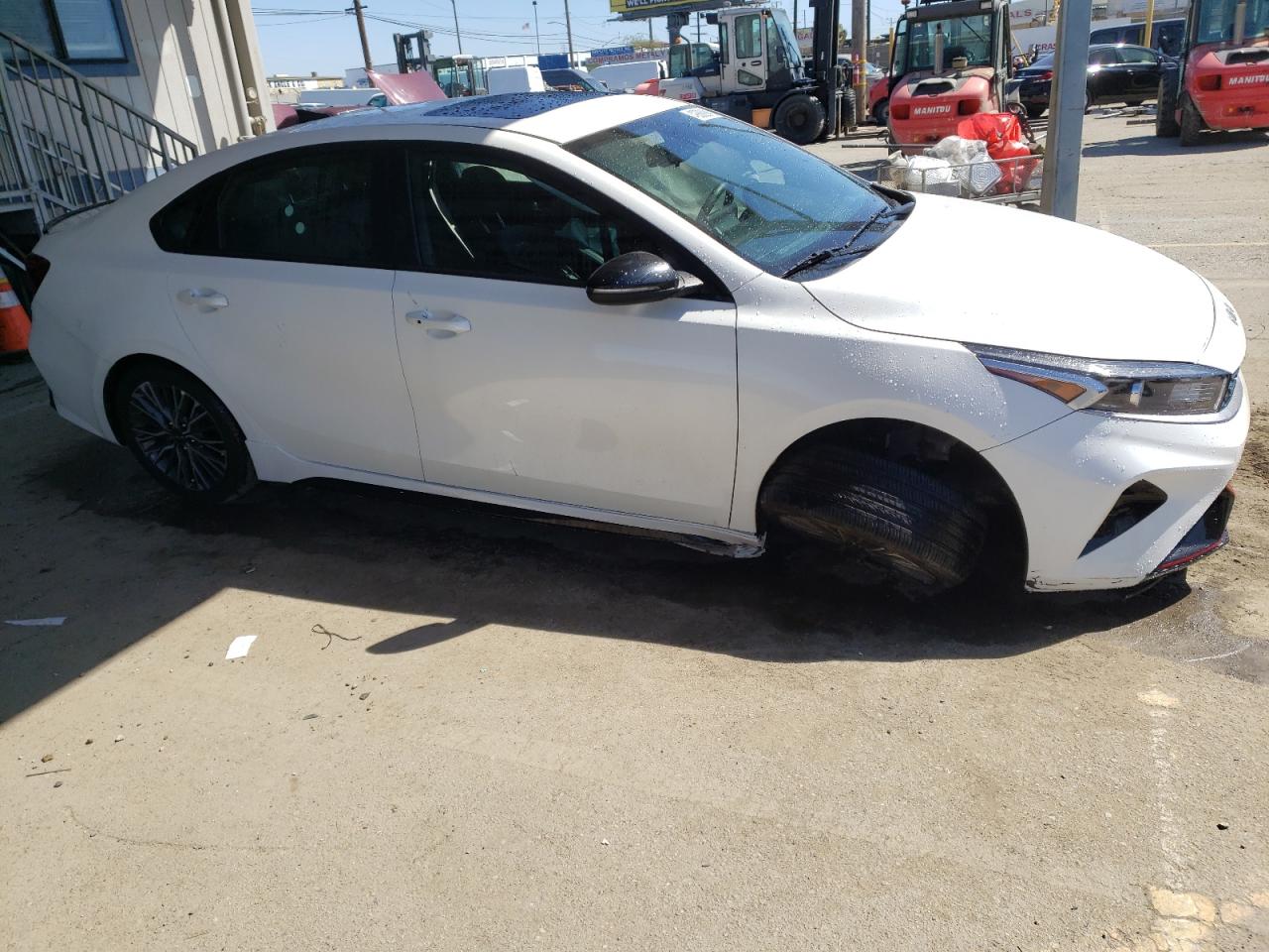 Photo 3 VIN: 3KPF54AD7PE613948 - KIA FORTE 