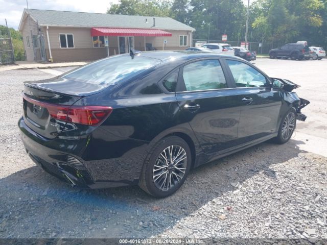 Photo 3 VIN: 3KPF54AD7PE686107 - KIA FORTE 