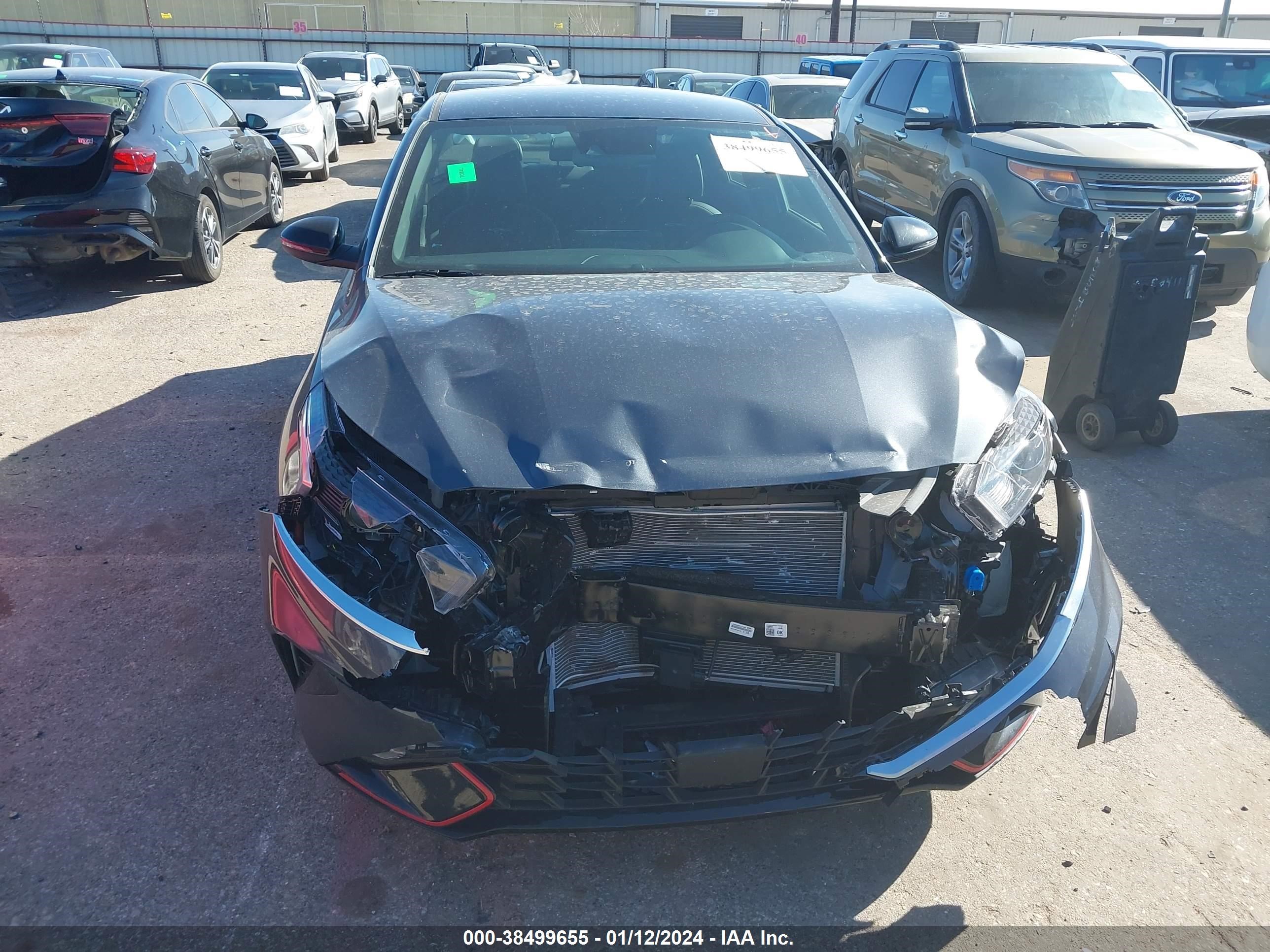 Photo 11 VIN: 3KPF54AD7RE729055 - KIA FORTE 