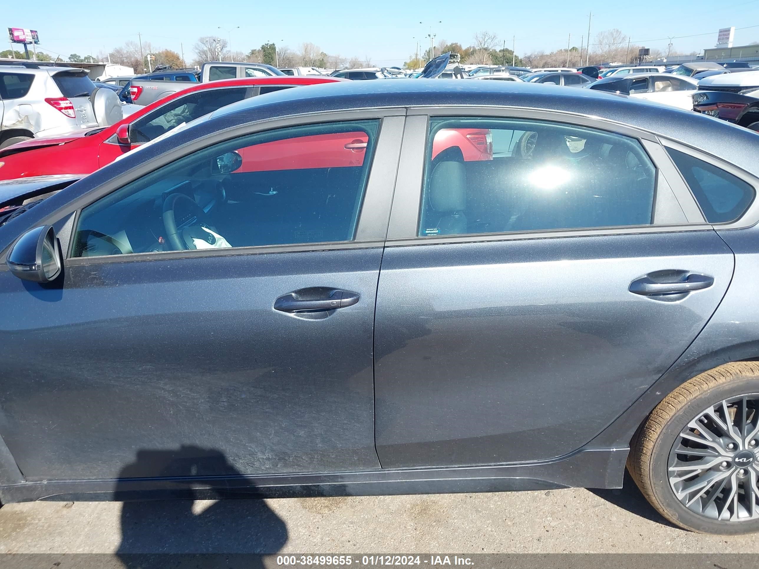 Photo 13 VIN: 3KPF54AD7RE729055 - KIA FORTE 