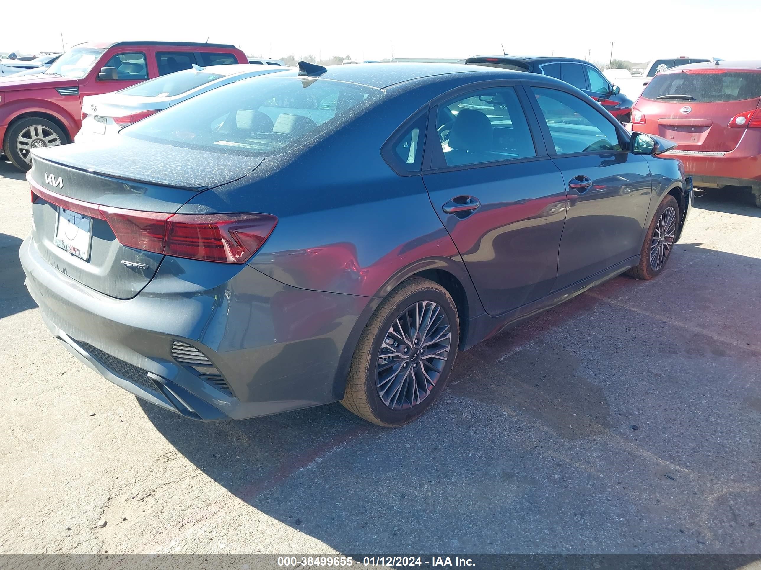 Photo 3 VIN: 3KPF54AD7RE729055 - KIA FORTE 