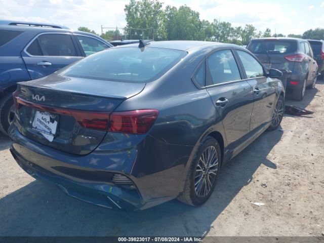 Photo 3 VIN: 3KPF54AD7RE812629 - KIA FORTE 