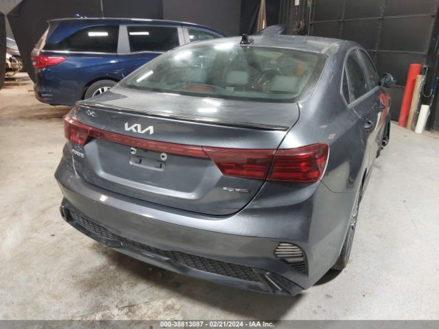 Photo 3 VIN: 3KPF54AD8NE470053 - KIA FORTE 