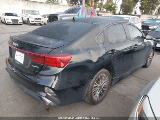 Photo 3 VIN: 3KPF54AD8NE503004 - KIA FORTE 