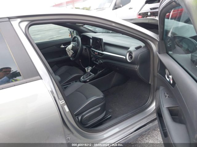 Photo 4 VIN: 3KPF54AD8PE611142 - KIA FORTE 