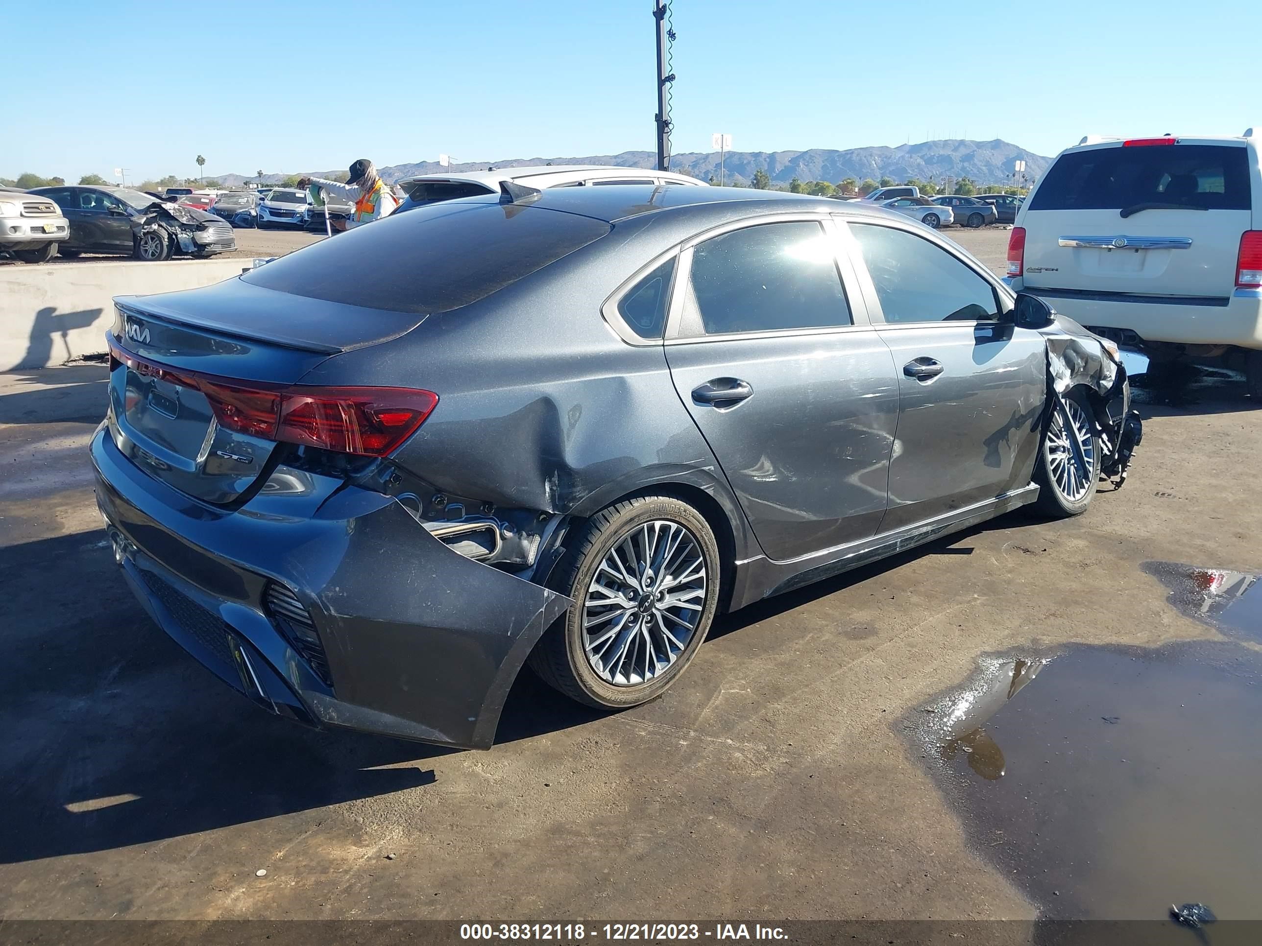 Photo 3 VIN: 3KPF54AD9NE440835 - KIA FORTE 