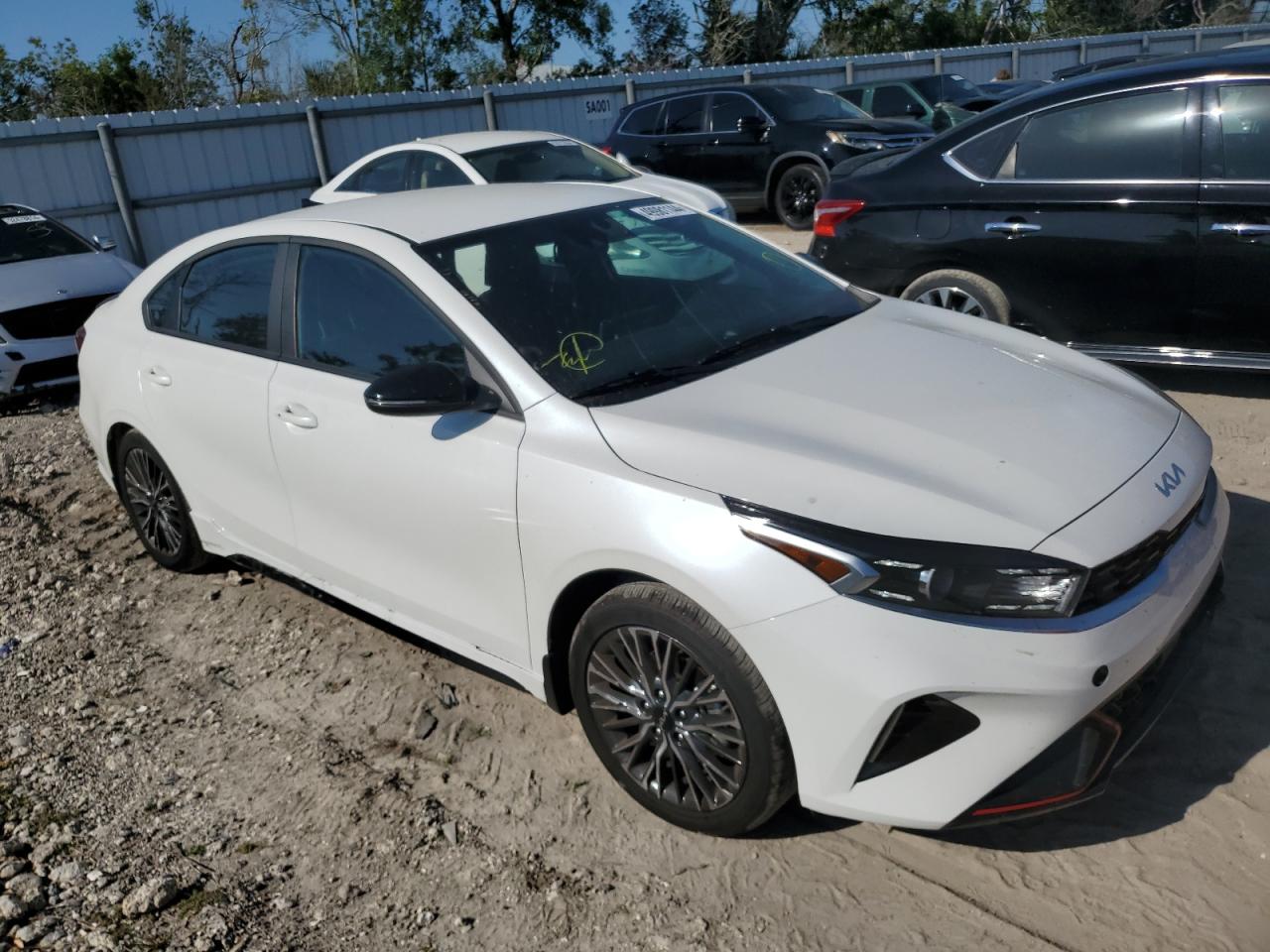 Photo 3 VIN: 3KPF54AD9RE701712 - KIA FORTE 