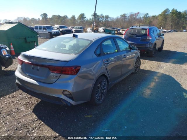 Photo 3 VIN: 3KPF54AD9RE720096 - KIA FORTE 