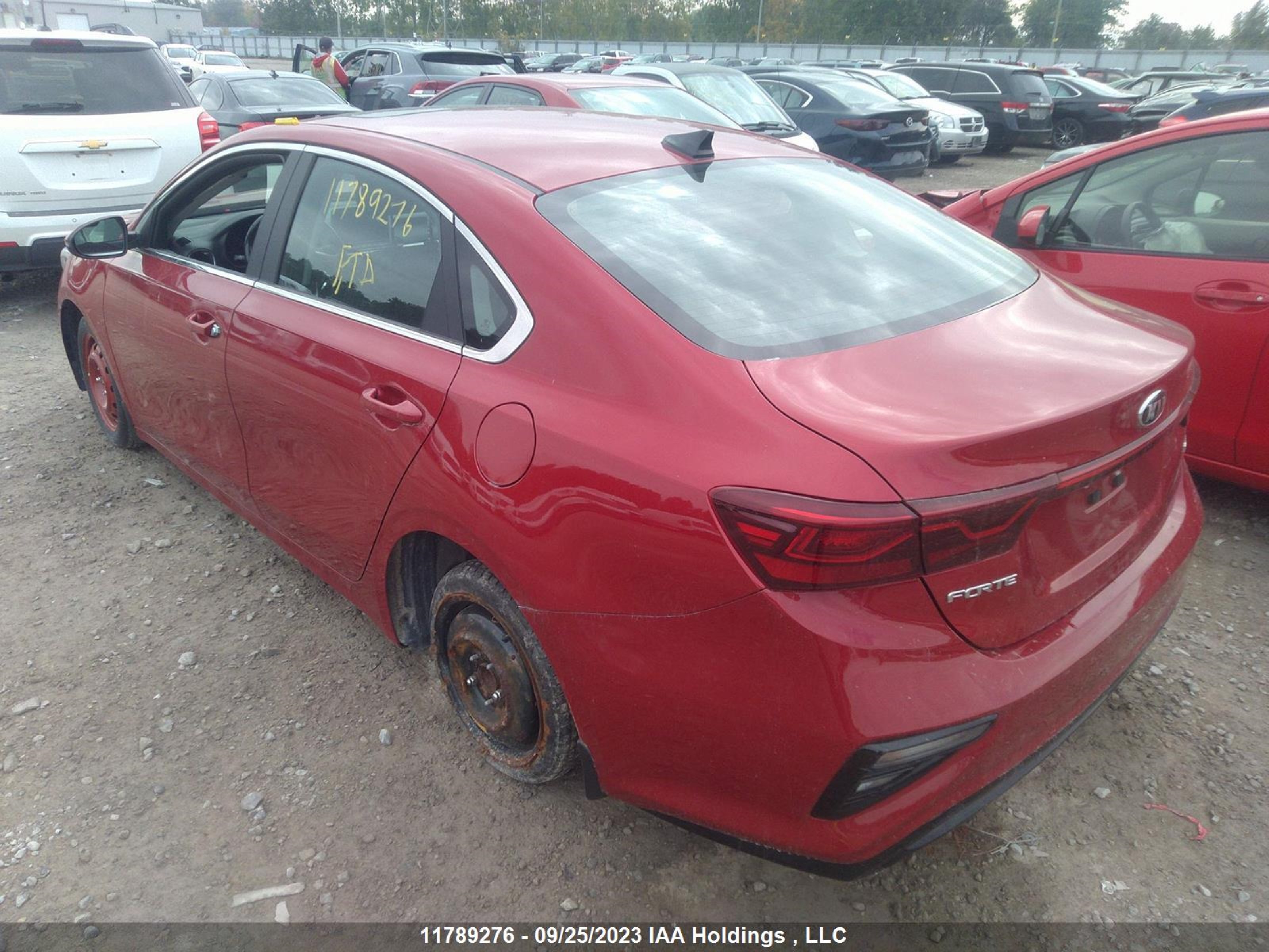 Photo 2 VIN: 3KPF54ADXME392504 - KIA FORTE 