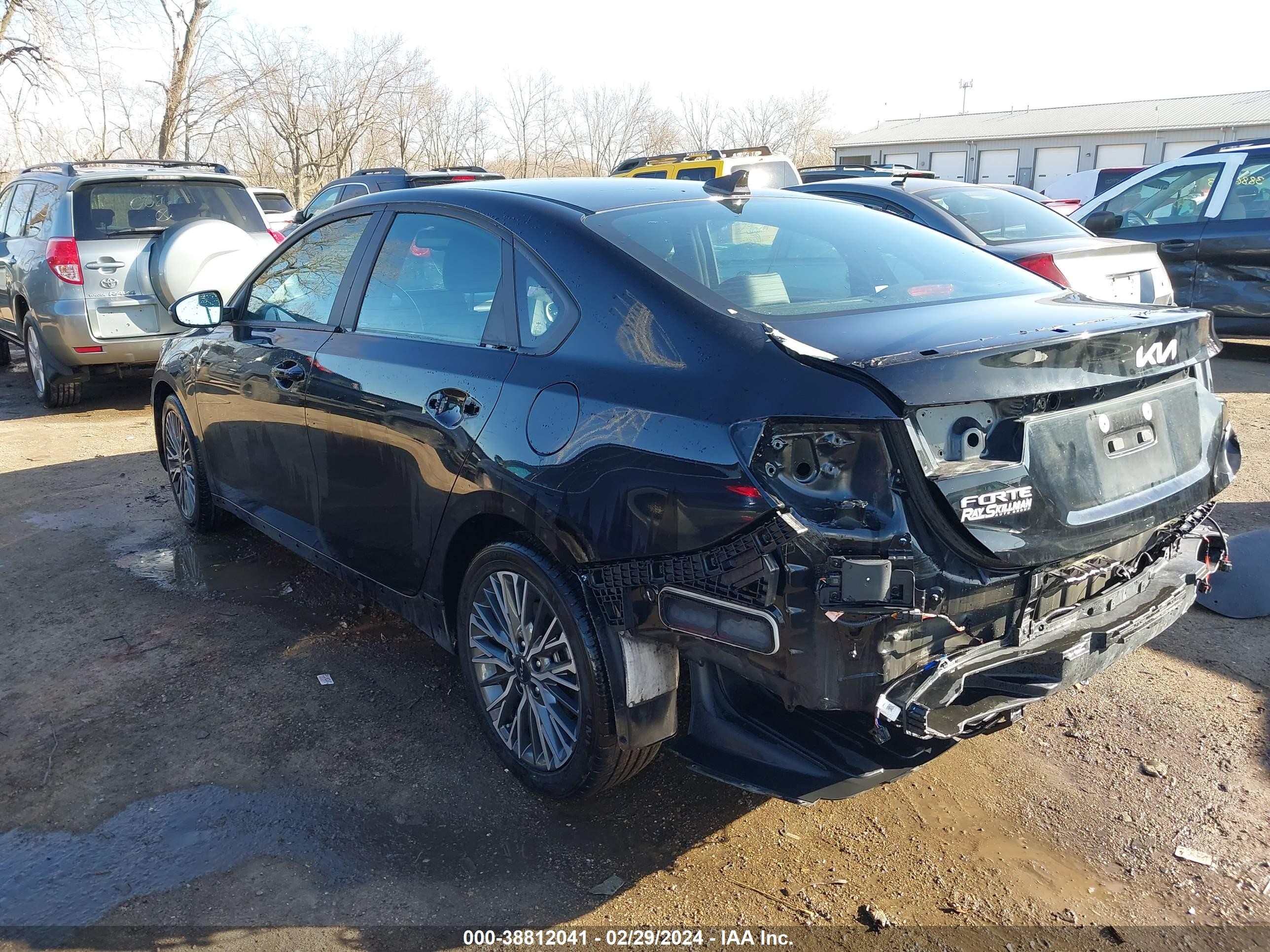 Photo 2 VIN: 3KPF54ADXNE448779 - KIA FORTE 