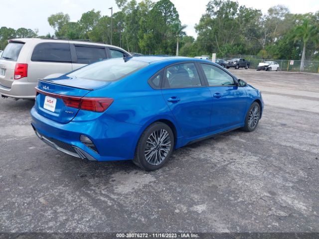 Photo 3 VIN: 3KPF54ADXNE488473 - KIA FORTE 