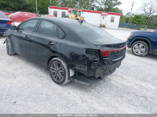 Photo 2 VIN: 3KPF54ADXPE513780 - KIA FORTE 