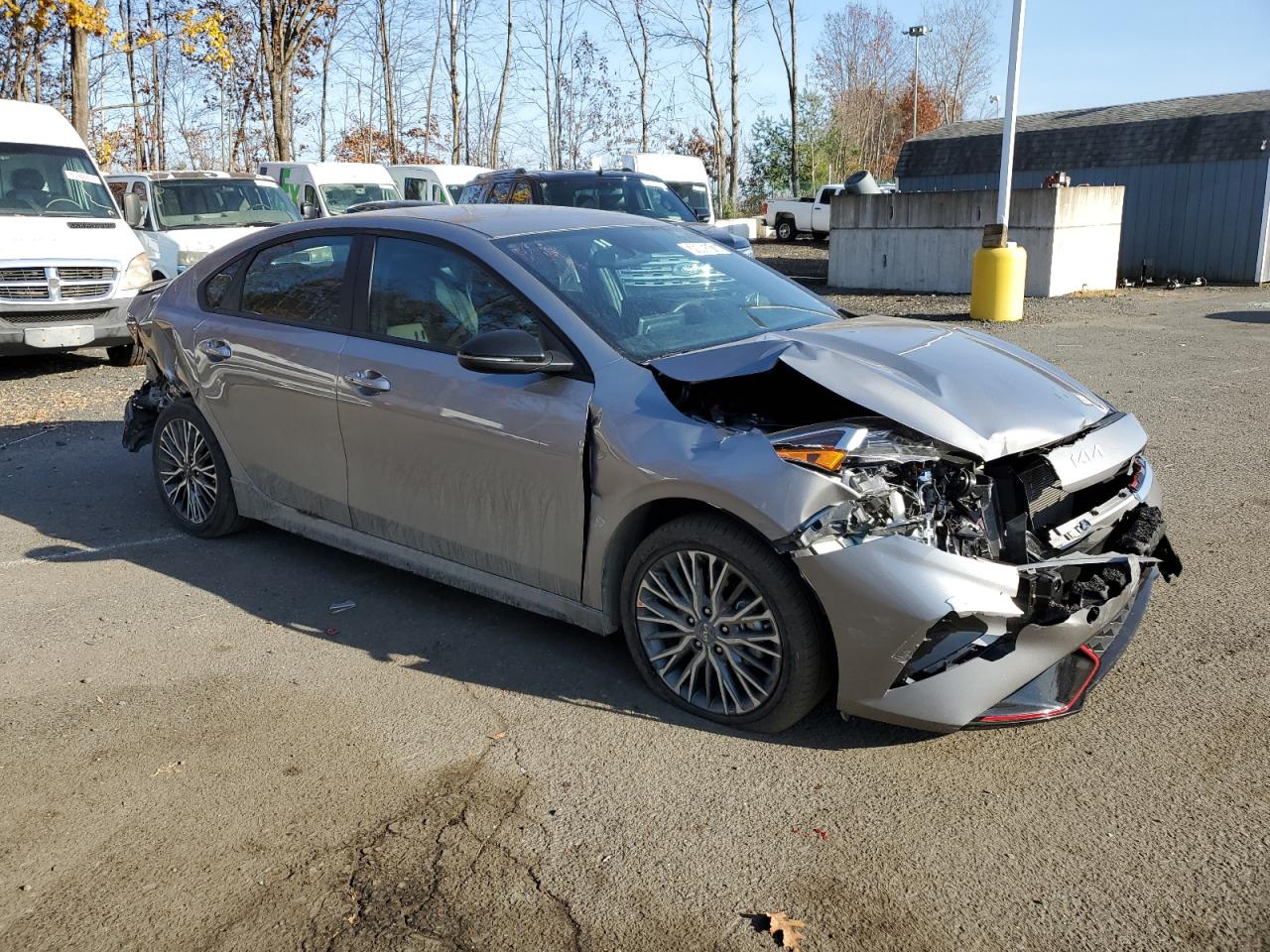 Photo 3 VIN: 3KPF54ADXPE581352 - KIA FORTE 