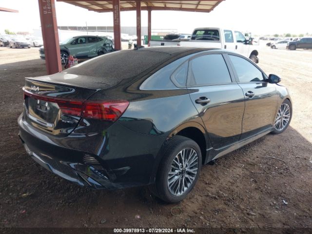 Photo 3 VIN: 3KPF54ADXRE774961 - KIA FORTE 