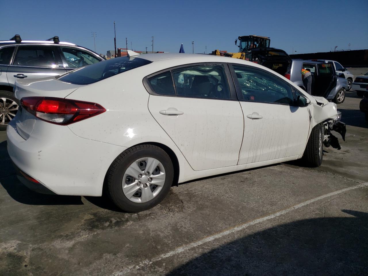 Photo 2 VIN: 3KPFK4A70HE047927 - KIA FORTE 