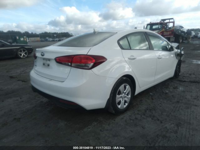 Photo 3 VIN: 3KPFK4A70HE047944 - KIA FORTE 