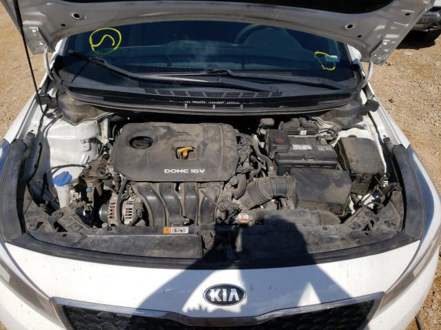 Photo 6 VIN: 3KPFK4A70HE051458 - KIA FORTE LX 