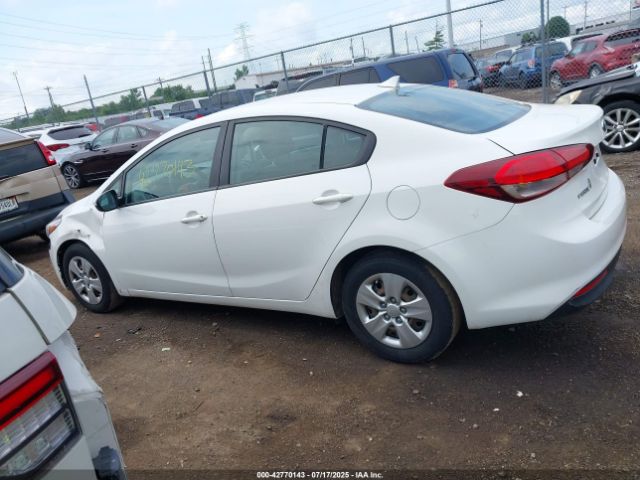 Photo 13 VIN: 3KPFK4A70HE085660 - KIA FORTE 