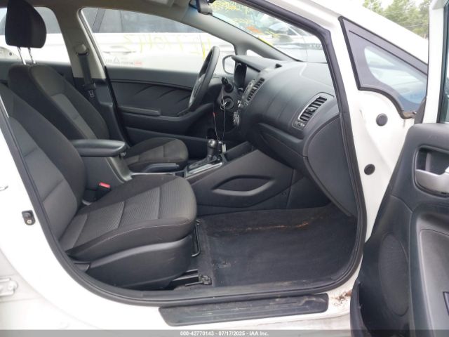 Photo 4 VIN: 3KPFK4A70HE085660 - KIA FORTE 