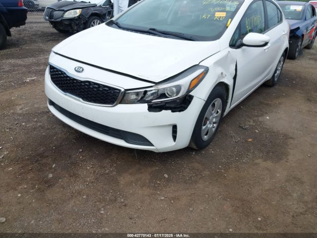 Photo 5 VIN: 3KPFK4A70HE085660 - KIA FORTE 