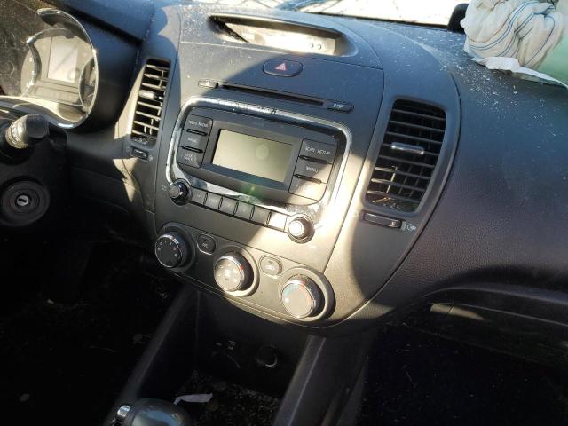 Photo 8 VIN: 3KPFK4A70HE138163 - KIA FORTE LX 