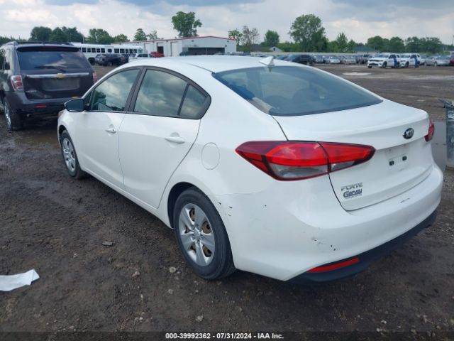 Photo 2 VIN: 3KPFK4A70HE145761 - KIA FORTE 