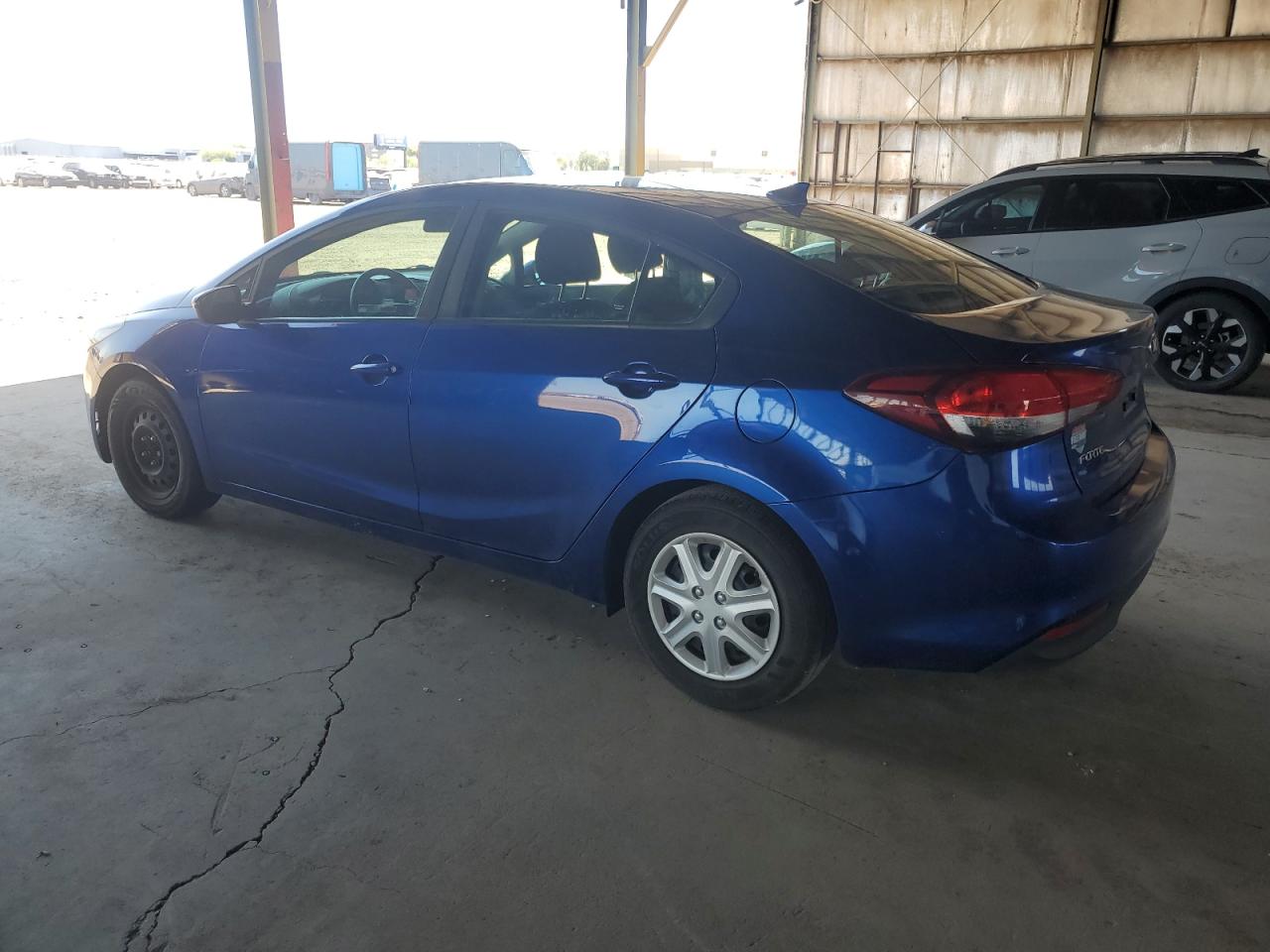 Photo 1 VIN: 3KPFK4A70JE210596 - KIA FORTE 